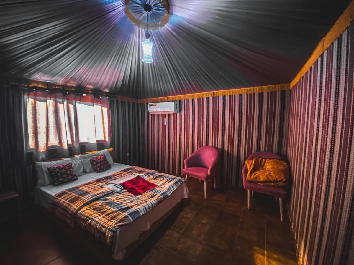 Rum Paradise Luxuri Camp วาดิรัม ภายนอก รูปภาพ