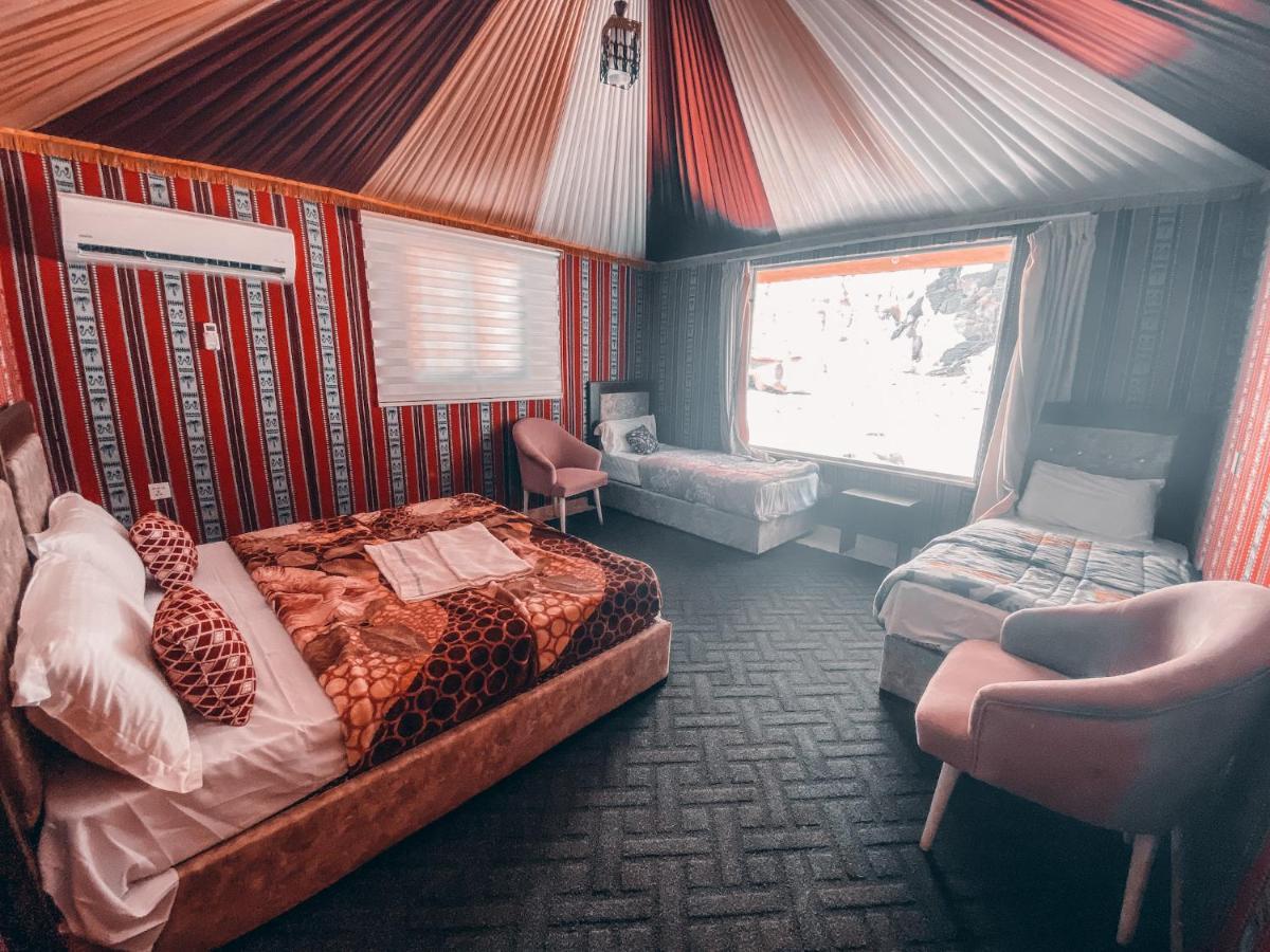 Rum Paradise Luxuri Camp วาดิรัม ภายนอก รูปภาพ
